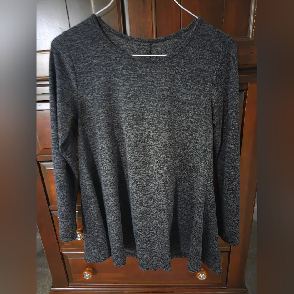 Women's Gray Long Sleeve Top